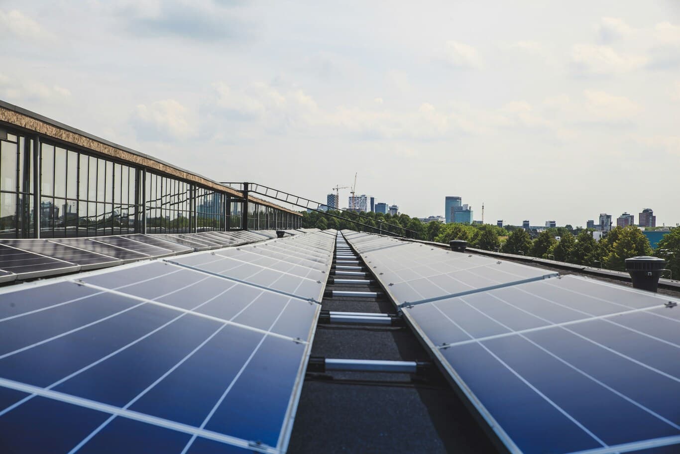 solar panels Dubai construction